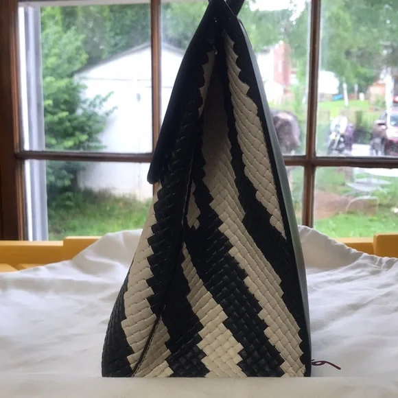 COPY - Looking for trade or best offer Salvatore Ferragamo Trifolio TH Top Hand… - Picture 14 of 15